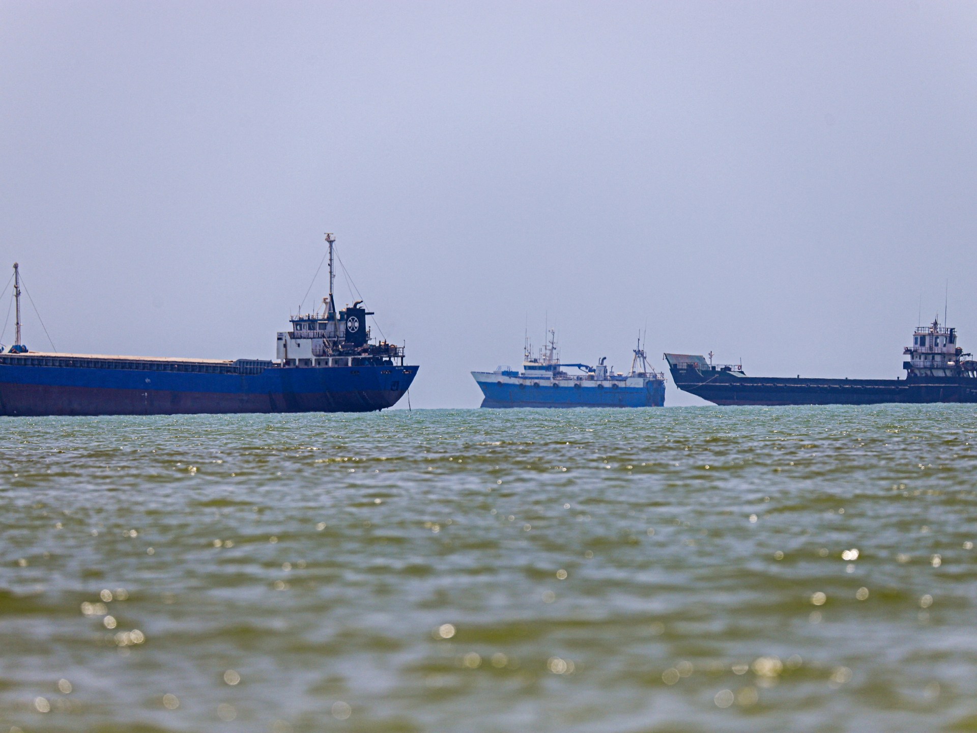 UN starts evacuating 11,000 stranded sailors from Strait of Hormuz - Dominican Republic Post – Caribbean